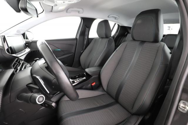 Peugeot 208 image 9
