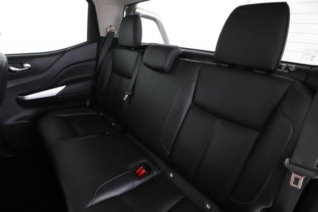 Nissan Navara image 8