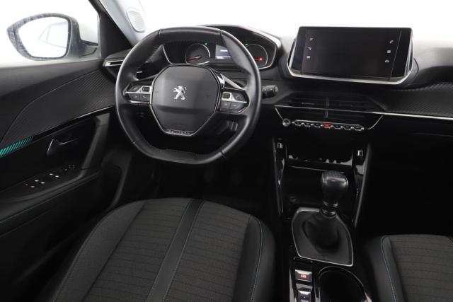 Peugeot 2008 image 1