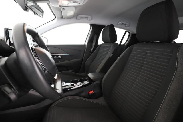 Peugeot 208 image 9