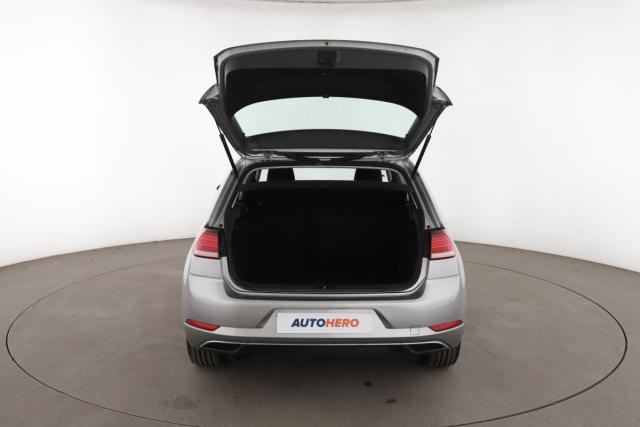 Volkswagen Golf image 6