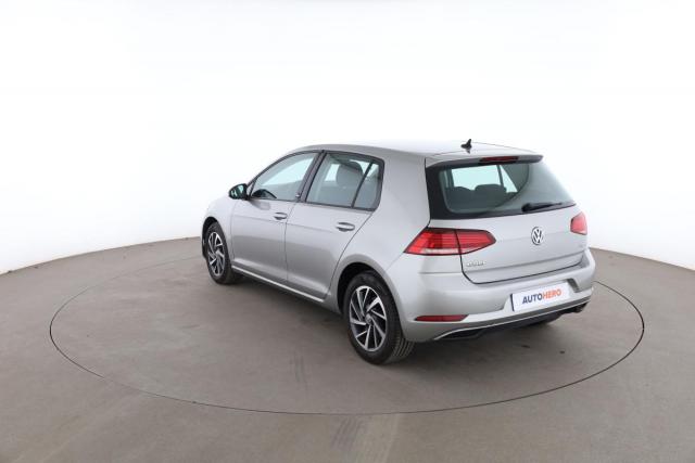 Volkswagen Golf image 9