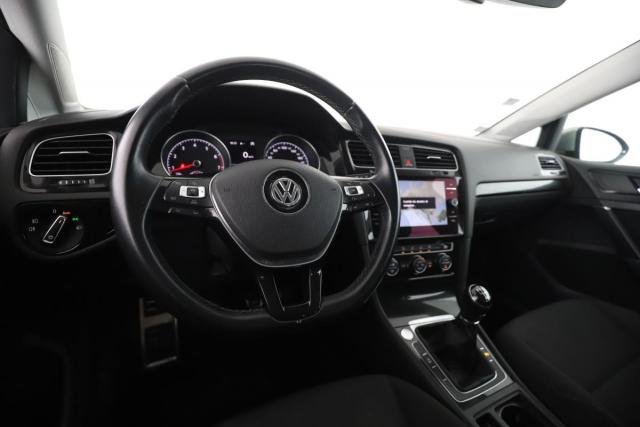Volkswagen Golf image 8