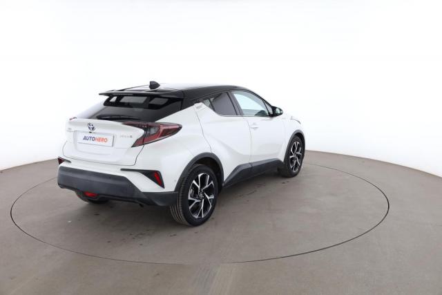 Toyota C-Hr image 8