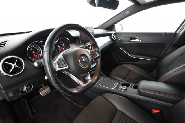 Mercedes Benz Gla image 1