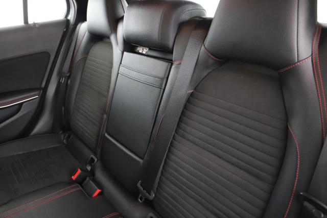 Mercedes Benz Gla image 9