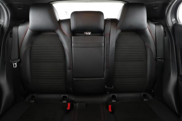 Mercedes Benz Gla image 7