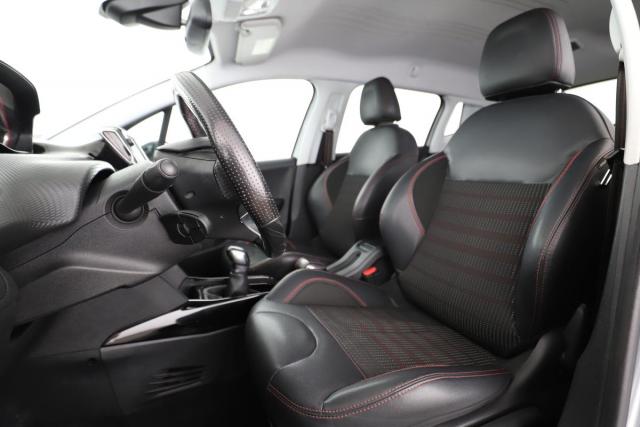 Peugeot 2008 image 7