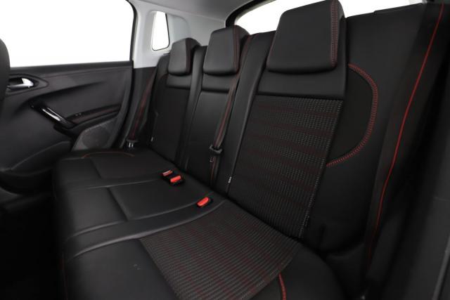 Peugeot 2008 image 9