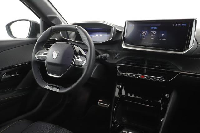 Peugeot 208 image 1