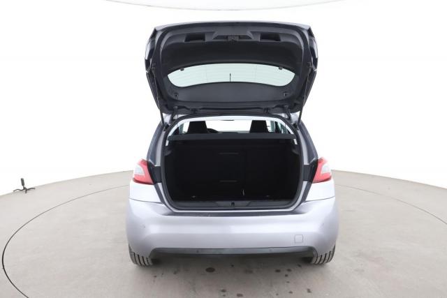 Peugeot 308 image 1