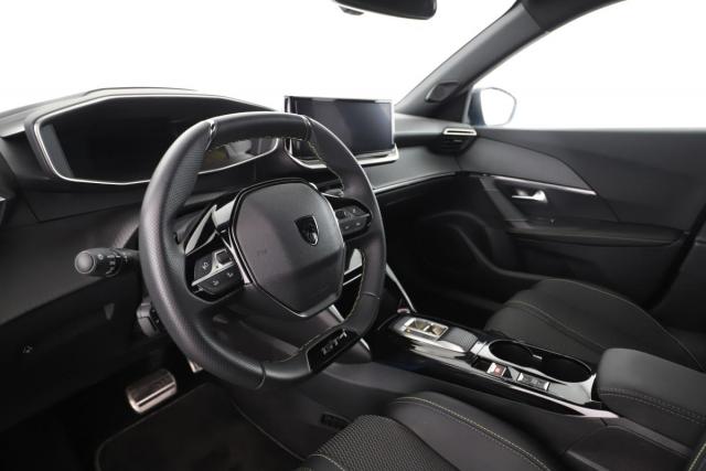 Peugeot 2008 image 2