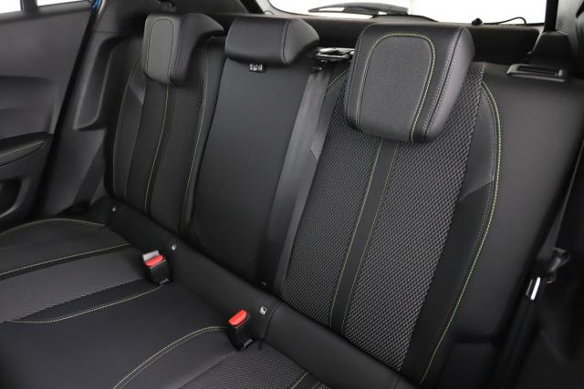 Peugeot 2008 image 9