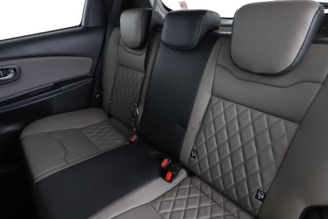 Toyota Yaris image 8