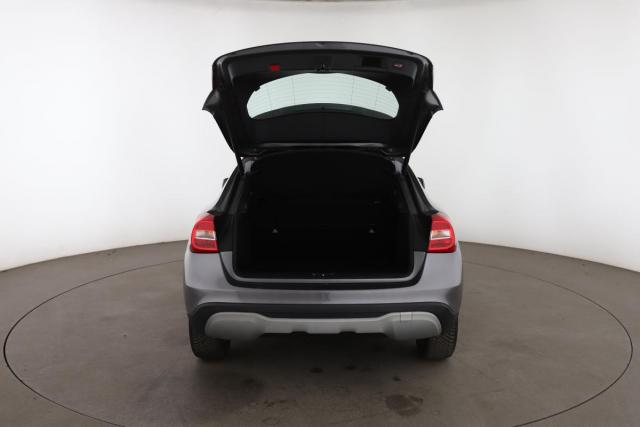 Mercedes Benz Gla image 5