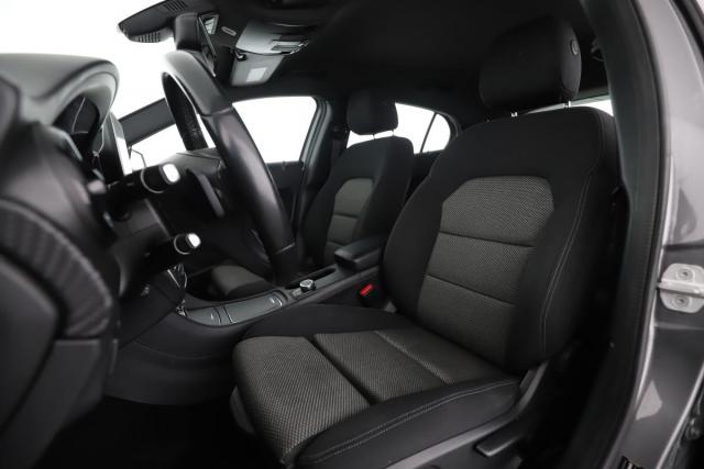 Mercedes Benz Gla image 2