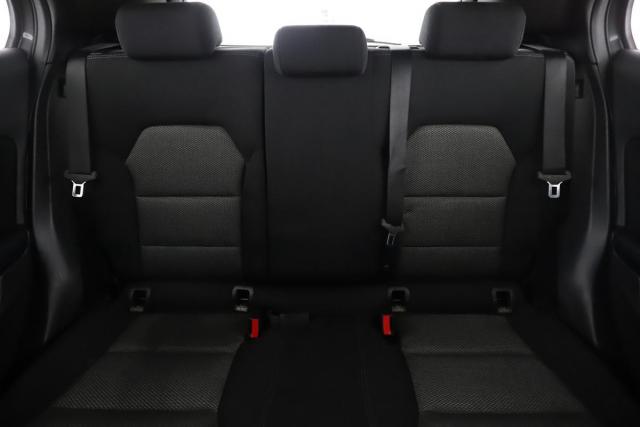 Mercedes Benz Gla image 6