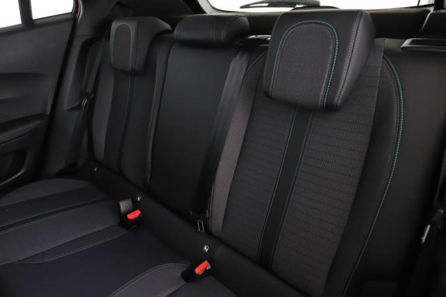 Peugeot 2008 image 3