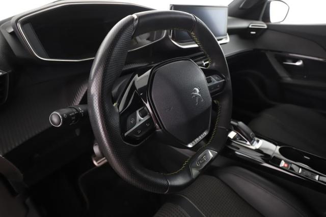Peugeot 2008 image 2