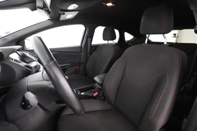 Ford Focus image 8