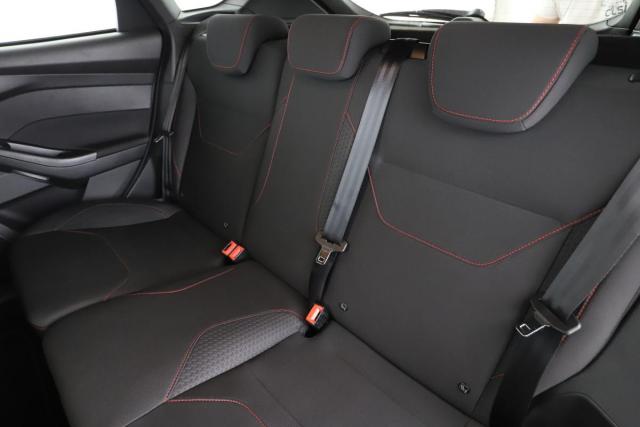 Ford Focus image 9