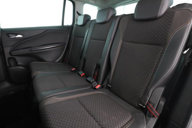 Opel Zafira Tourer image 1