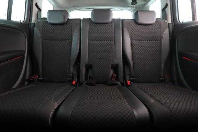 Opel Zafira Tourer image 6