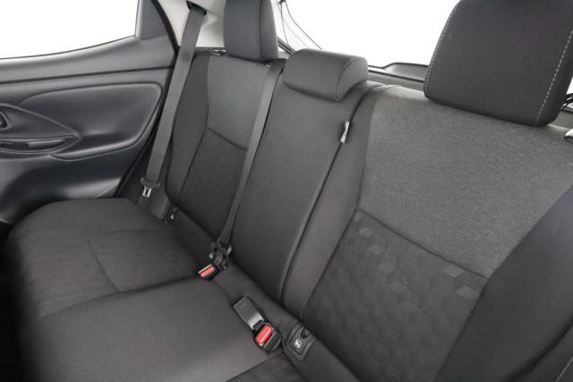 Toyota Yaris image 2