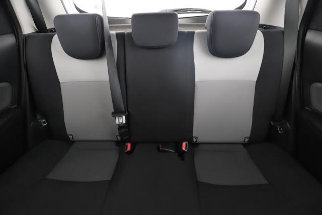 Toyota Yaris image 2