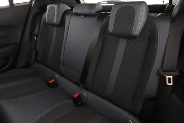 Peugeot 2008 image 7