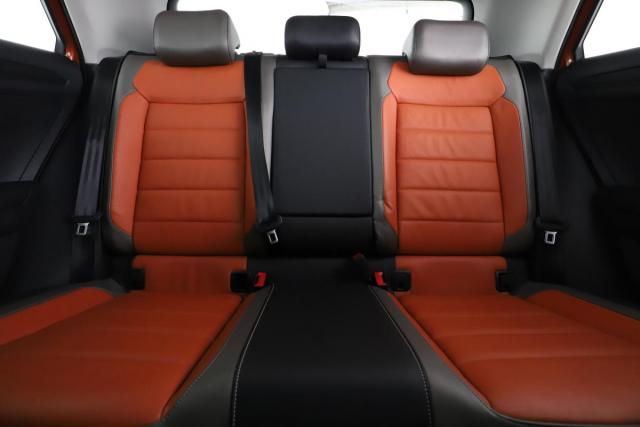 Volkswagen T-Roc image 8