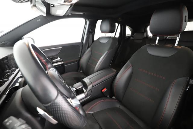 Mercedes Benz Gla image 3