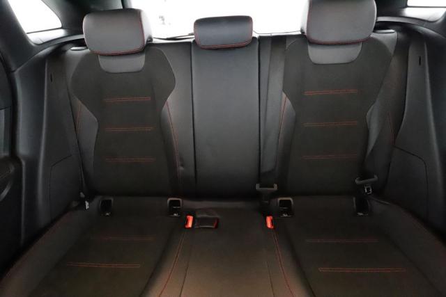 Mercedes Benz Gla image 9