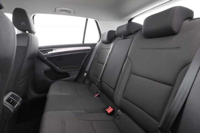 Volkswagen Golf image 6