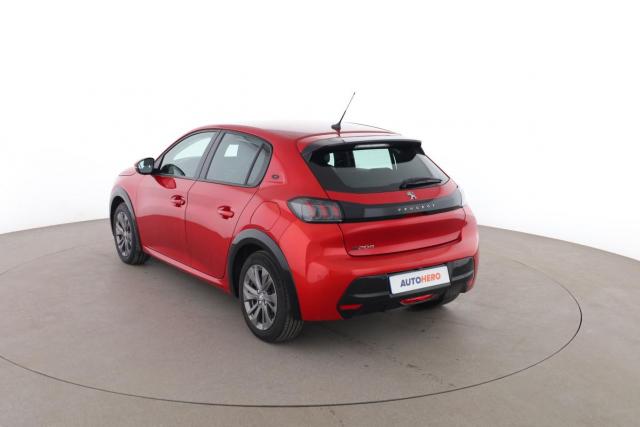 Peugeot 208 image 8