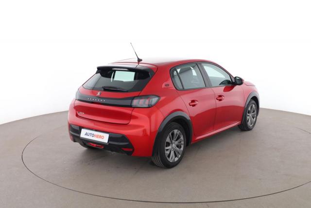 Peugeot 208 image 1
