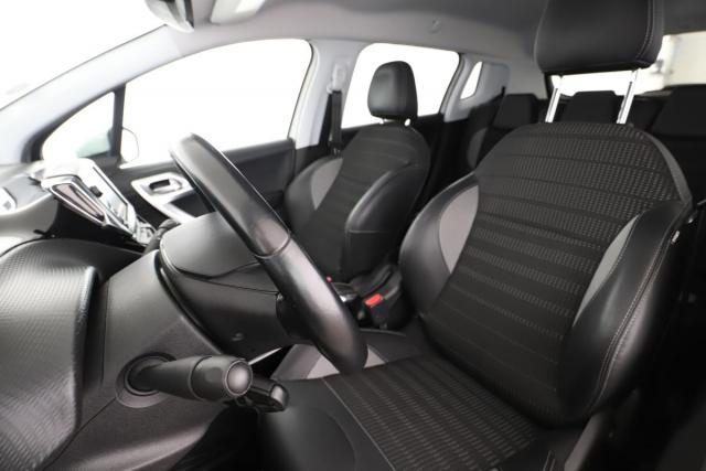 Peugeot 2008 image 6