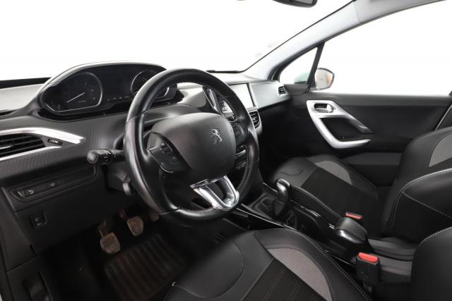 Peugeot 2008 image 2