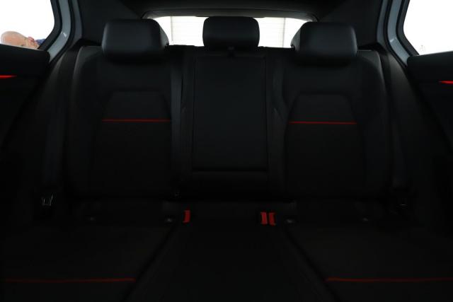 Volkswagen Golf image 4