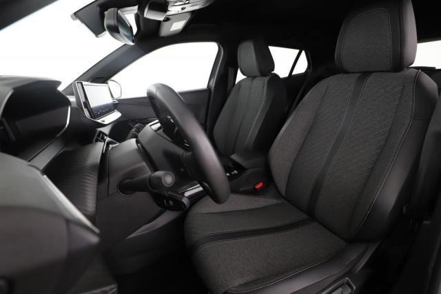 Peugeot 2008 image 2