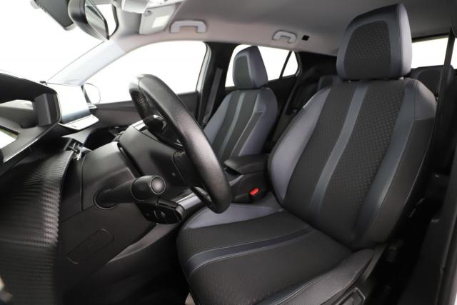 Peugeot 2008 image 1