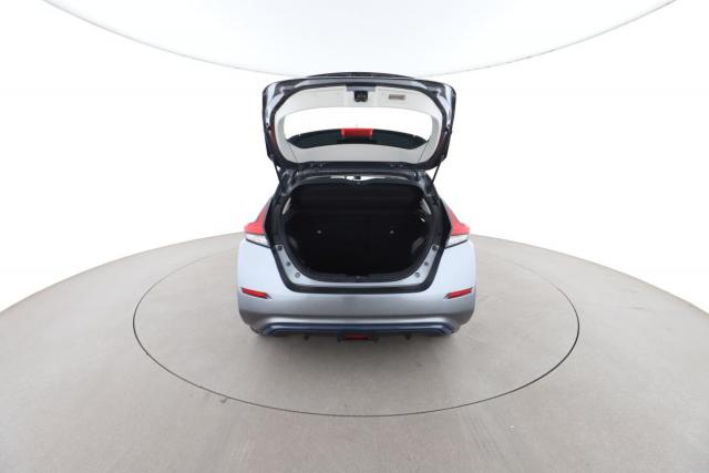 Nissan Leaf image 2