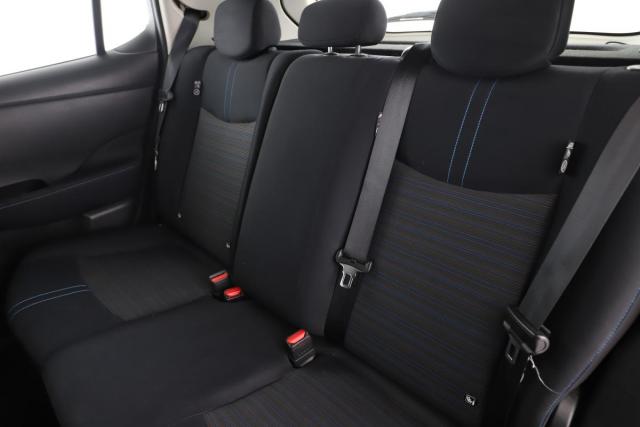 Nissan Leaf image 8