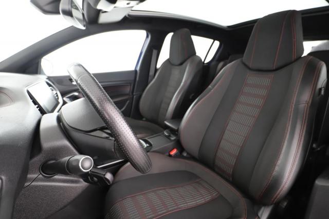 Peugeot 308 image 2