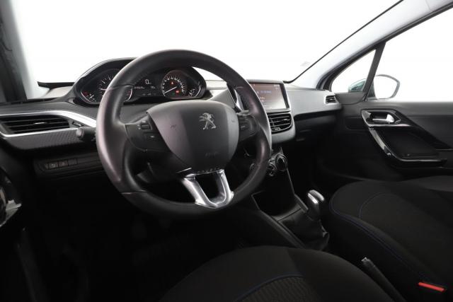 Peugeot 208 image 2