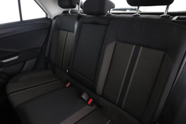 Volkswagen T-Roc image 9