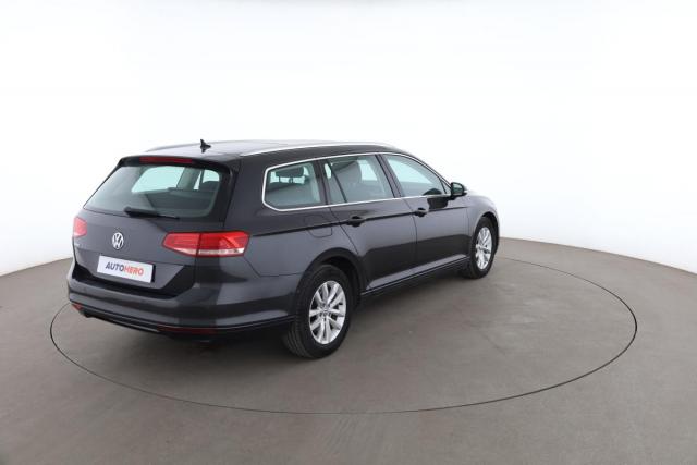 Volkswagen Passat Sw image 5