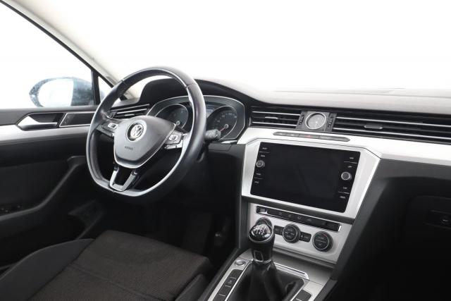 Volkswagen Passat Sw image 6