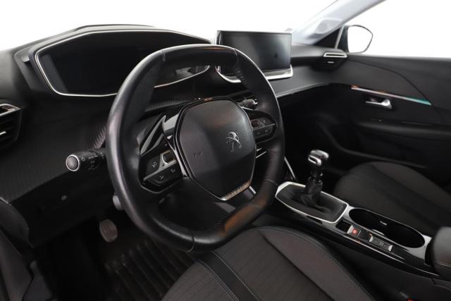 Peugeot 208 image 7