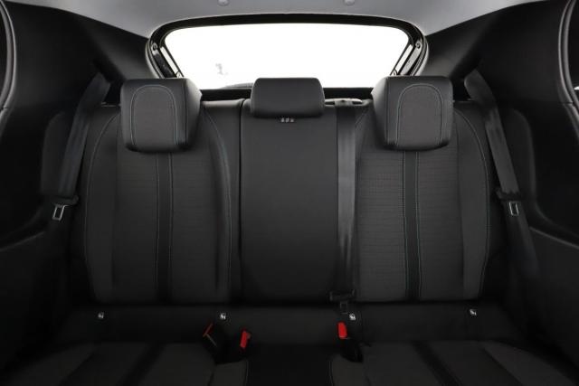 Peugeot 208 image 8